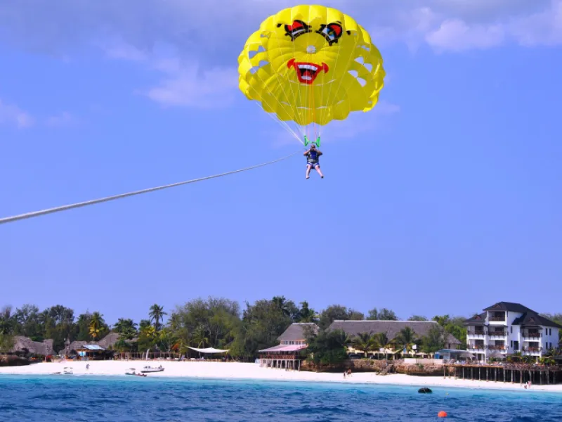 Zanzibar Parasailling